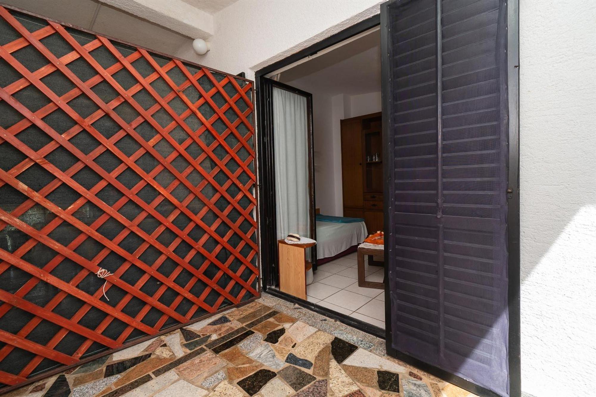 Apartments Stefani Vir Luaran gambar